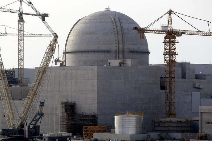 The Barakah Nuclear Power Plant is currently under construction. When completed, it will cover some 12.5 million square meters. KEPCO plans to build four 1,400-megawatt reactors by 2020.